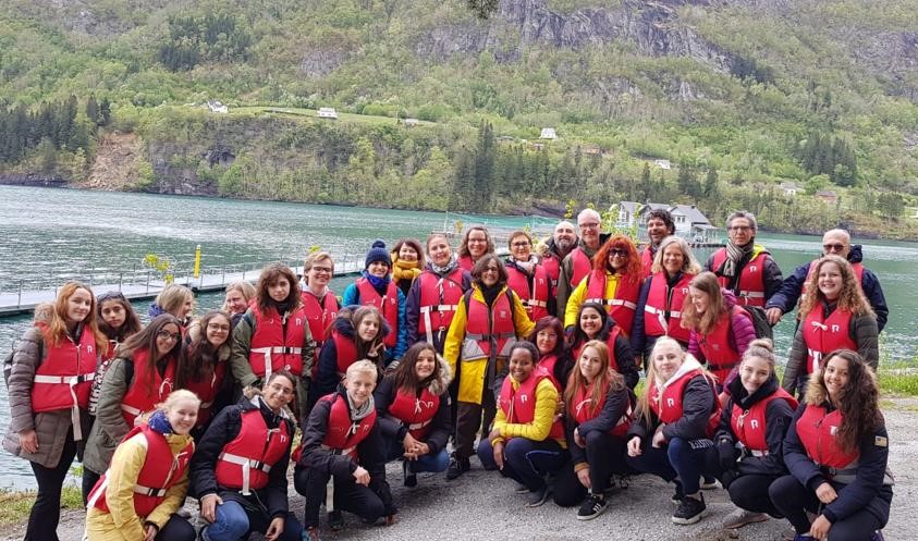 Oppilaat Norjan Bergenissä